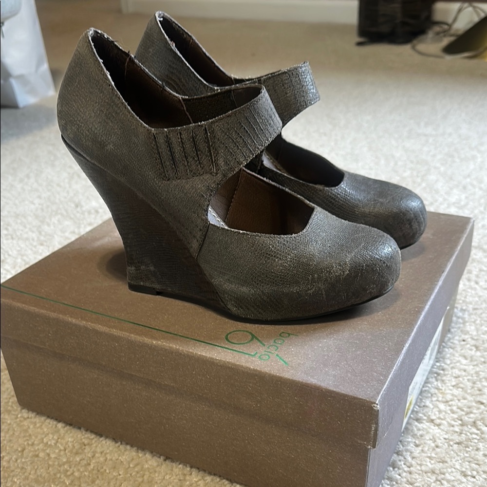Bacio 61 Gray Wedge Heels